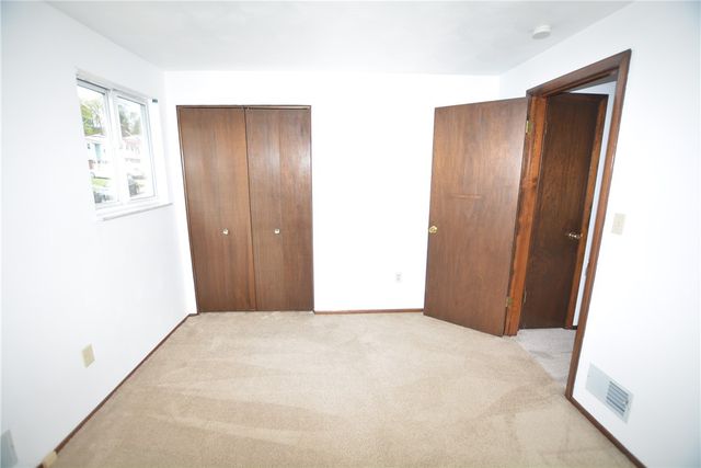 229 Springwood Drive, Penn Hills, PA 15147
