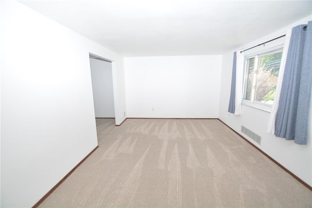 229 Springwood Drive, Penn Hills, PA 15147