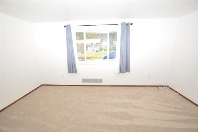229 Springwood Drive, Penn Hills, PA 15147