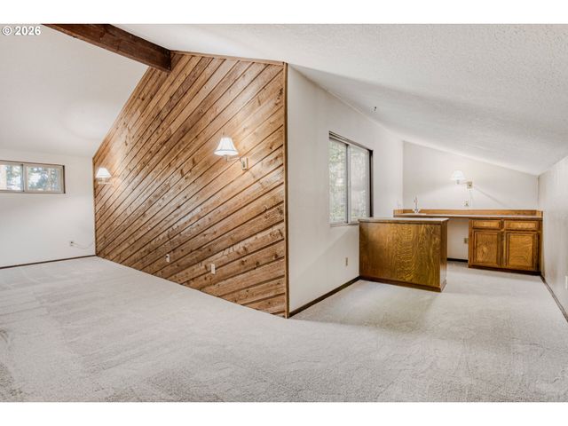 4635 Nw KAHNEETA Dr, Portland, OR 97229