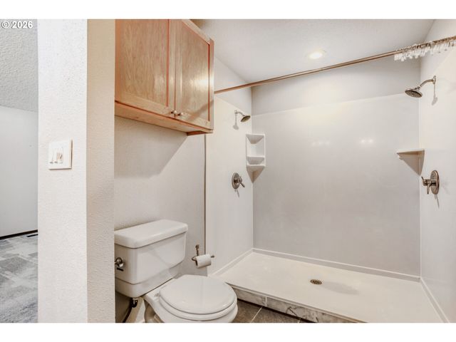 4635 Nw KAHNEETA Dr, Portland, OR 97229