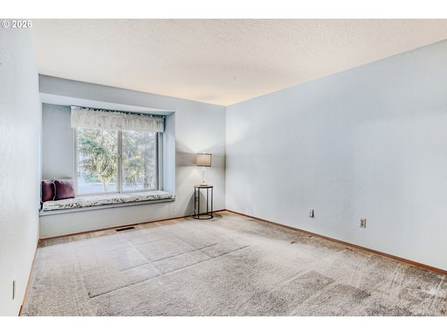 4635 Nw KAHNEETA Dr, Portland, OR 97229