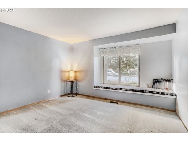 4635 Nw KAHNEETA Dr, Portland, OR 97229