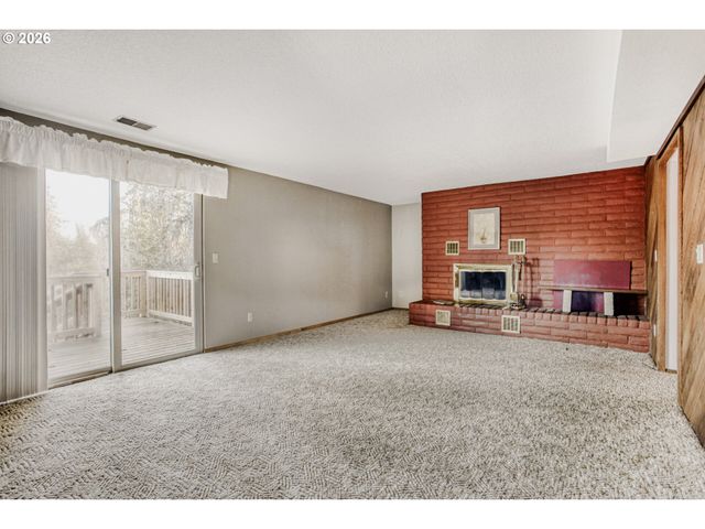 4635 Nw KAHNEETA Dr, Portland, OR 97229