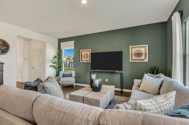 7062 Oakmont ROAD, Mount Pleasant, WI 53403