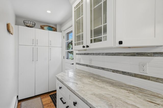 28 Village Street 2, Marblehead, MA 01945