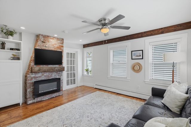 28 Village Street 2, Marblehead, MA 01945