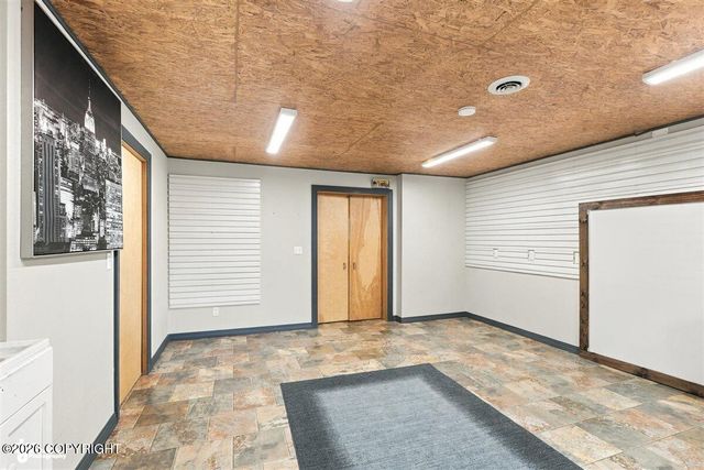 8670 Kushtaka Circle, Anchorage, AK 99504