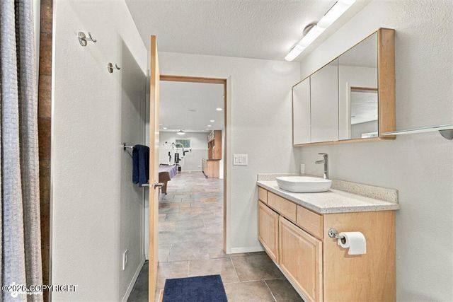 8670 Kushtaka Circle, Anchorage, AK 99504
