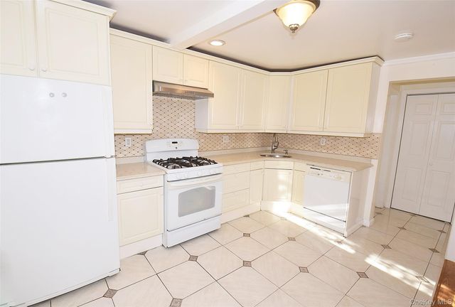 76 Hoffman Avenue, Elmont, NY 11003