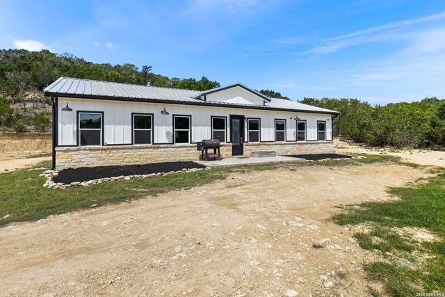 486 Camino Real Rd, Kerrville, TX 78028