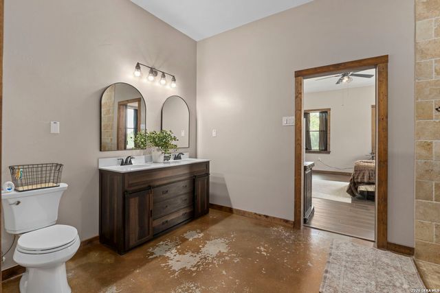 486 Camino Real Rd, Kerrville, TX 78028