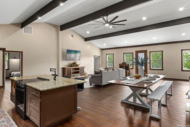 486 Camino Real Rd, Kerrville, TX 78028