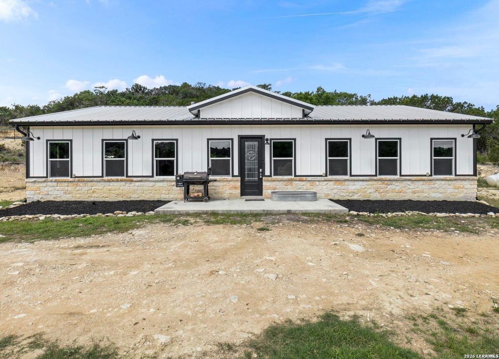 486 Camino Real Rd, Kerrville, TX 78028