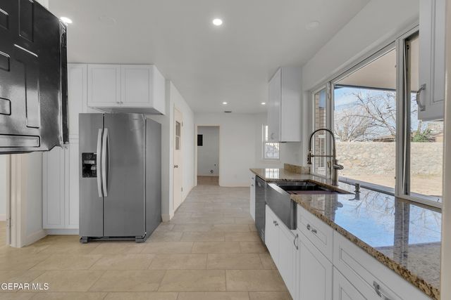 9325 W H Burges Drive, El Paso, TX 79925