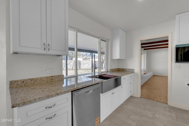 9325 W H Burges Drive, El Paso, TX 79925