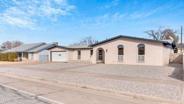 9325 W H Burges Drive, El Paso, TX 79925