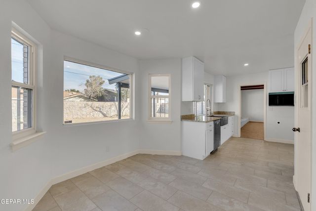 9325 W H Burges Drive, El Paso, TX 79925