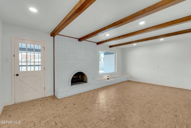 9325 W H Burges Drive, El Paso, TX 79925