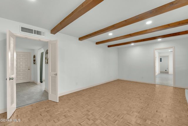 9325 W H Burges Drive, El Paso, TX 79925