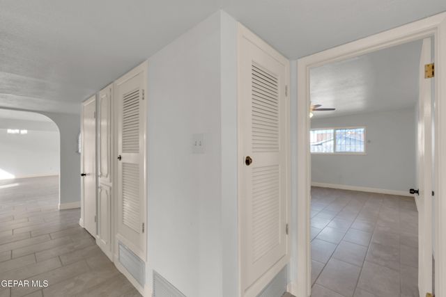 9325 W H Burges Drive, El Paso, TX 79925