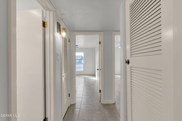 9325 W H Burges Drive, El Paso, TX 79925