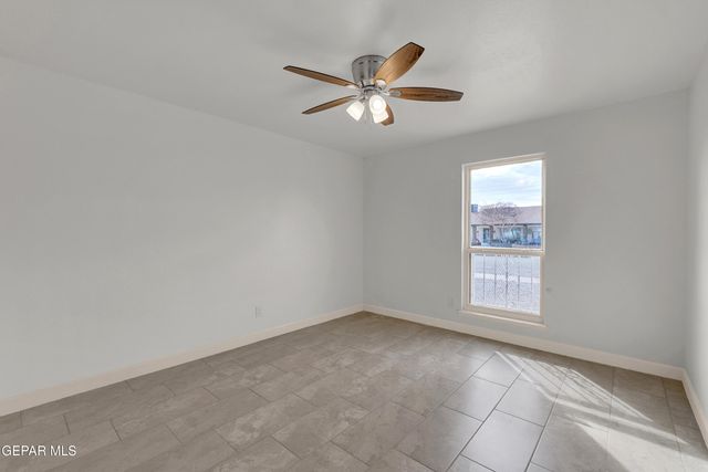 9325 W H Burges Drive, El Paso, TX 79925