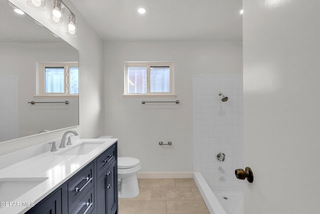 9325 W H Burges Drive, El Paso, TX 79925