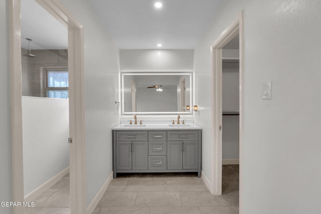 9325 W H Burges Drive, El Paso, TX 79925