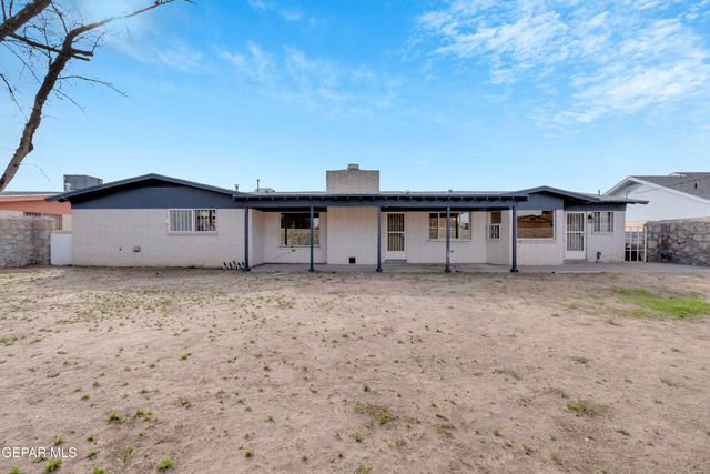 9325 W H Burges Drive, El Paso, TX 79925