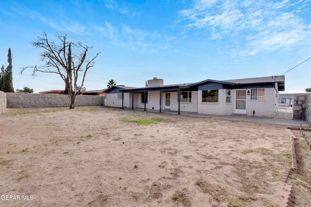 9325 W H Burges Drive, El Paso, TX 79925