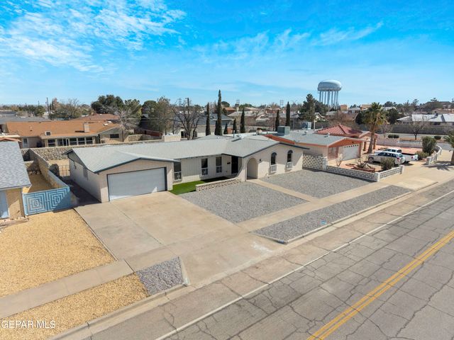 9325 W H Burges Drive, El Paso, TX 79925