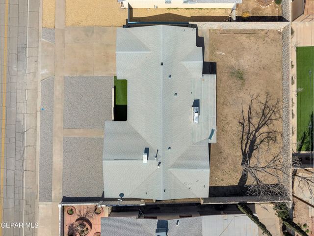 9325 W H Burges Drive, El Paso, TX 79925