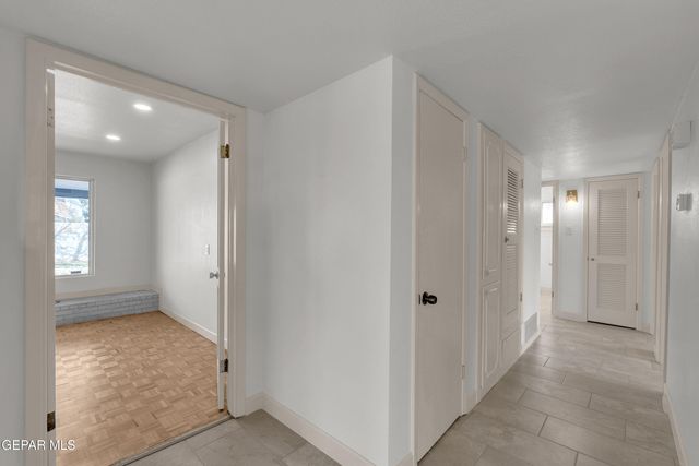 9325 W H Burges Drive, El Paso, TX 79925