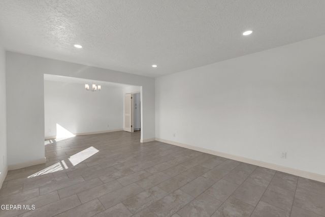 9325 W H Burges Drive, El Paso, TX 79925