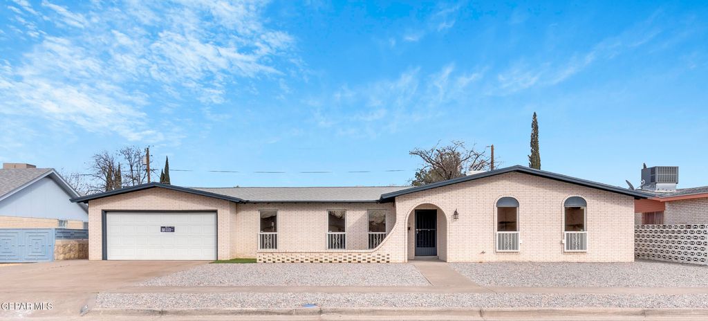 9325 W H Burges Drive, El Paso, TX 79925