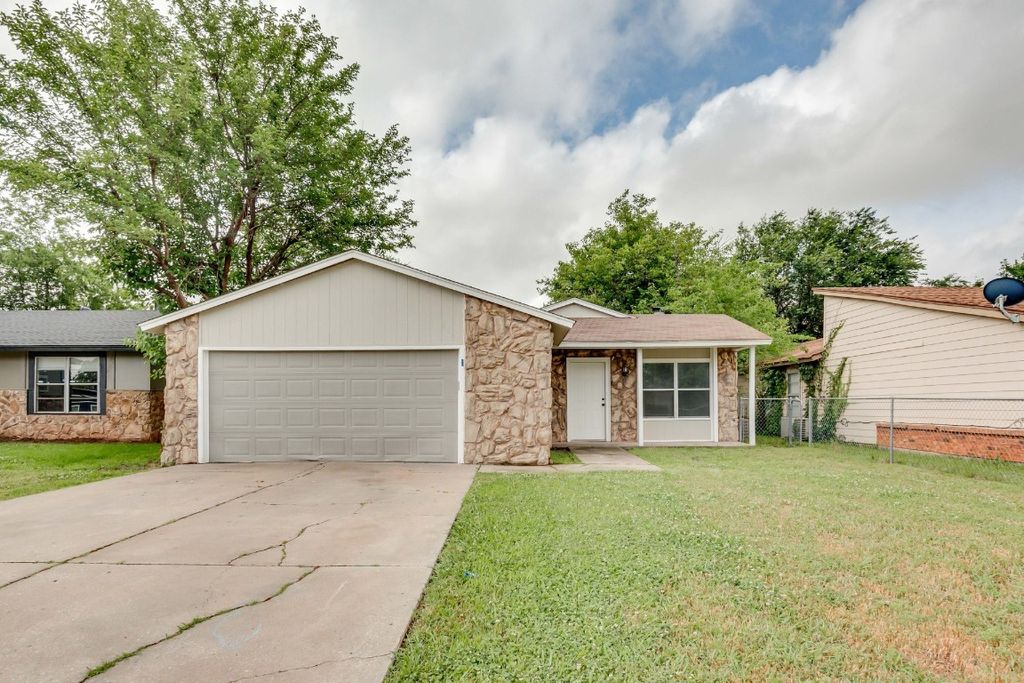 812 NW 113th Street, Oklahoma City, OK 73114