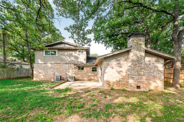 2817 Blackwood Drive, Arlington, TX 76013