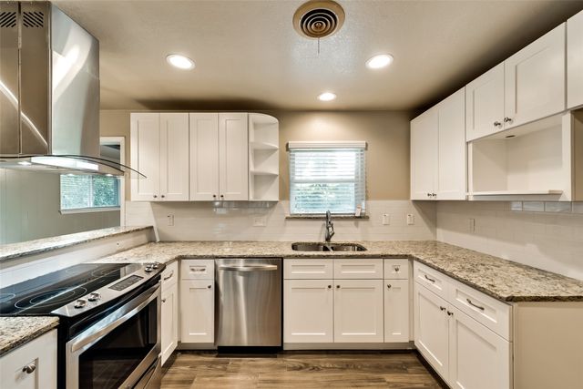 2817 Blackwood Drive, Arlington, TX 76013