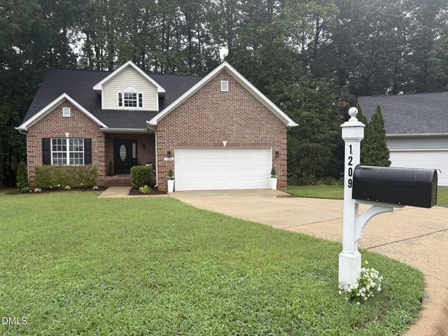 1209 Waterford Green Drive, Apex, NC 27502
