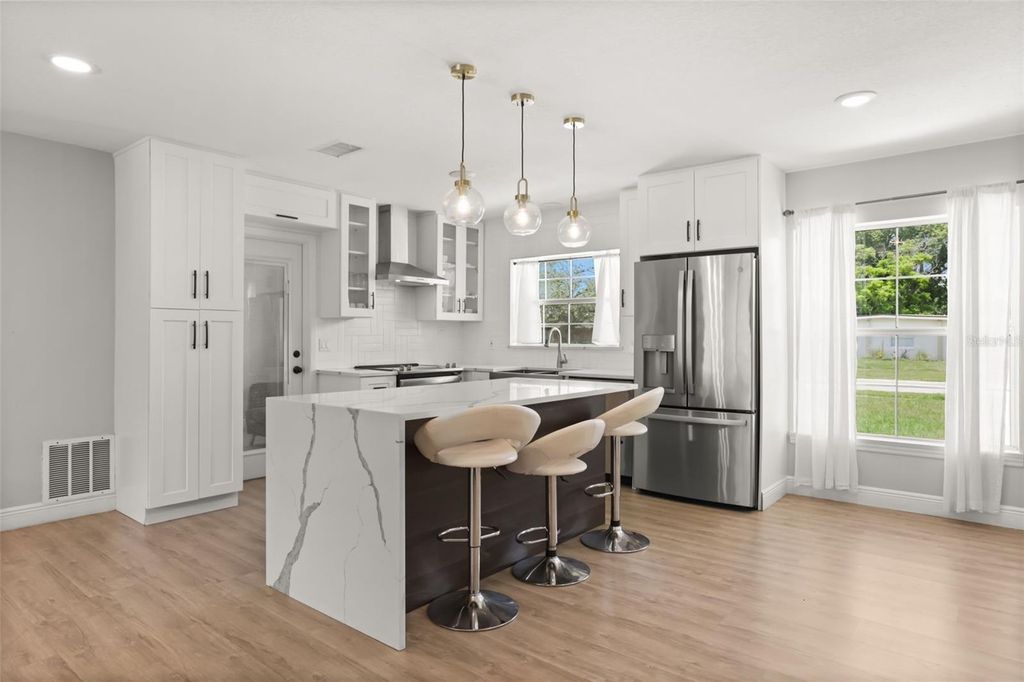 Image 11 of property listing at 4515 BRADLEY AVENUE, Orlando, FL 32839
