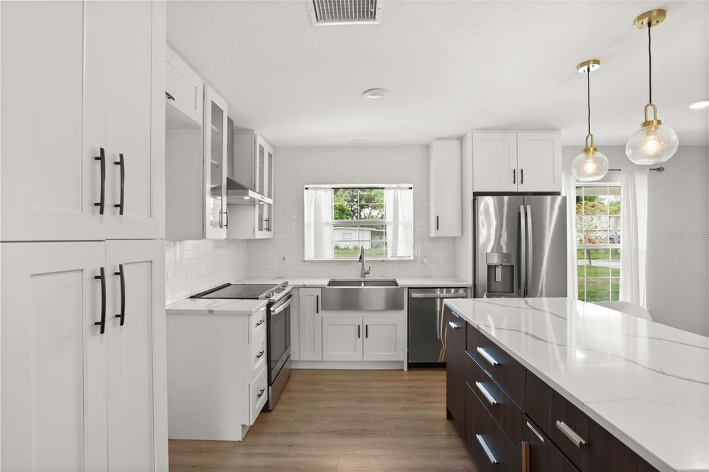 Image 12 of property listing at 4515 BRADLEY AVENUE, Orlando, FL 32839