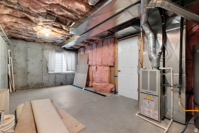 7471 S GREENWOOD VILLAGE DR, Midvale, UT 84047