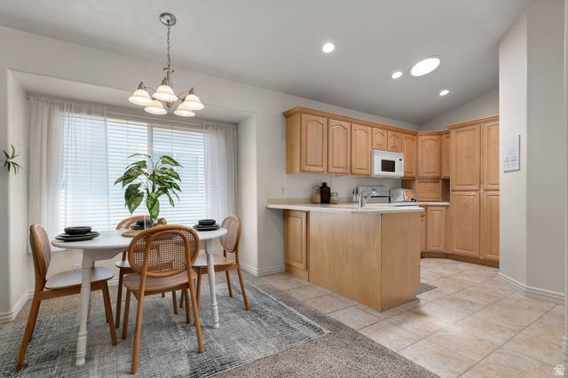 7471 S GREENWOOD VILLAGE DR, Midvale, UT 84047