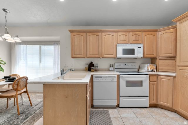 7471 S GREENWOOD VILLAGE DR, Midvale, UT 84047
