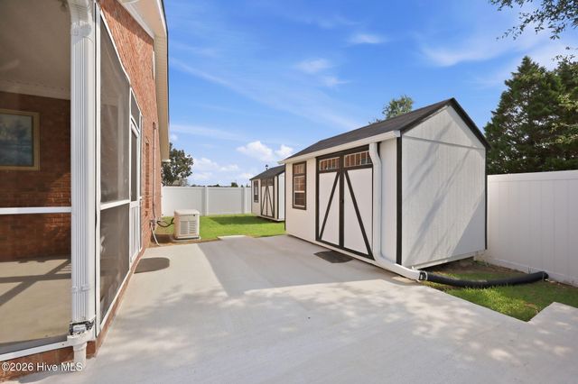932 Dearborn Court, Winterville, NC 28590