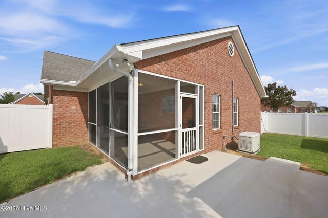 932 Dearborn Court, Winterville, NC 28590