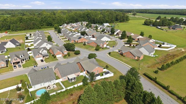 932 Dearborn Court, Winterville, NC 28590