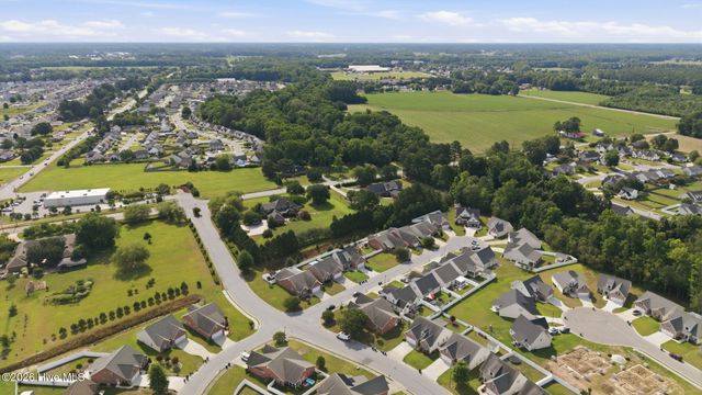 932 Dearborn Court, Winterville, NC 28590