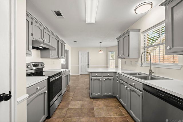 10753 Downey Dr, Greenwell Springs, LA 70739